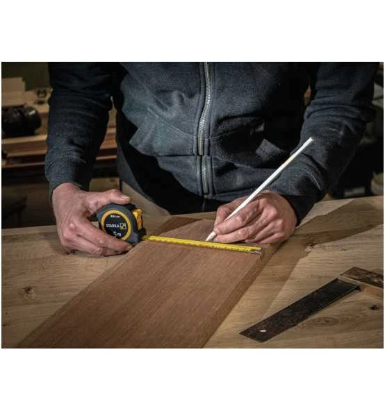 Stabila Taschenbandmaß BM 100, 8 M, 1000er Skala, Metrisch 5 Stabila Taschenbandmaß BM 100, 8 M, 1000er Skala, Metrisch – Bild 3